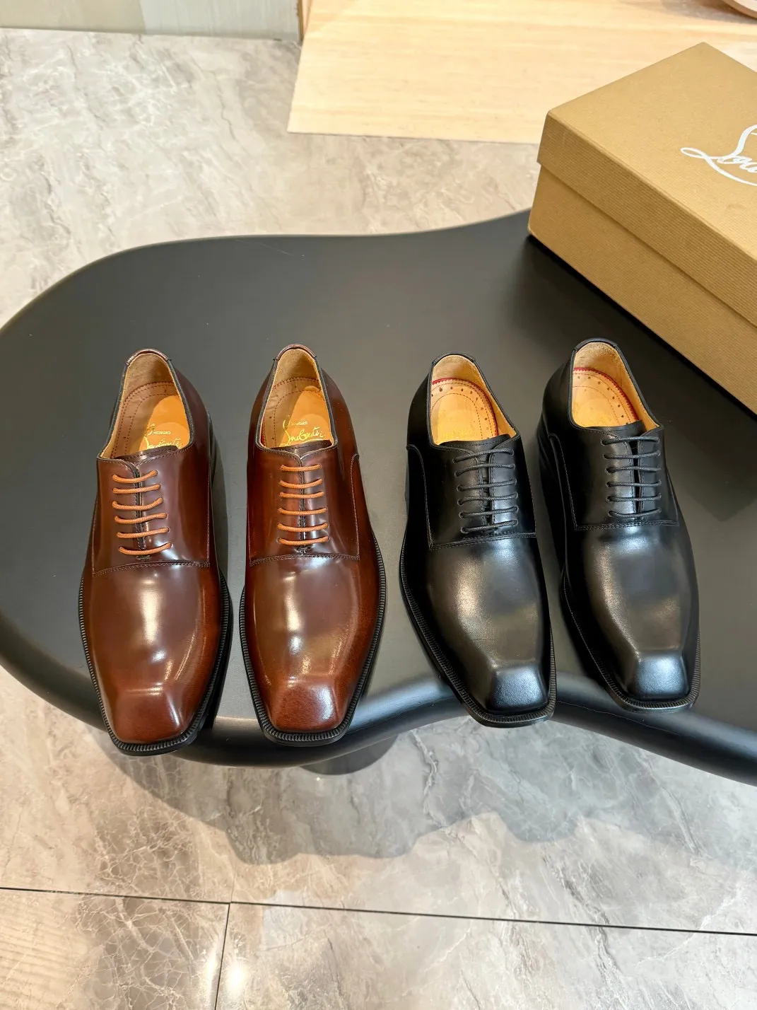 [CL red sole shoes] Top P: 1020💰 Size 39-44 (⚠️38.45.46.47 custom-made, non-returnable and non-exchangeable) 🆑High-end men's business formal leather shoes, original authentic top quality goods ••✅💯 Top original order purchasing agent! Original imported patterned cowhide ➕Imported cowhide lining ➕Cowhide feet ➕Original leather outsole~🉑️Feel free to compare the authentic ones!